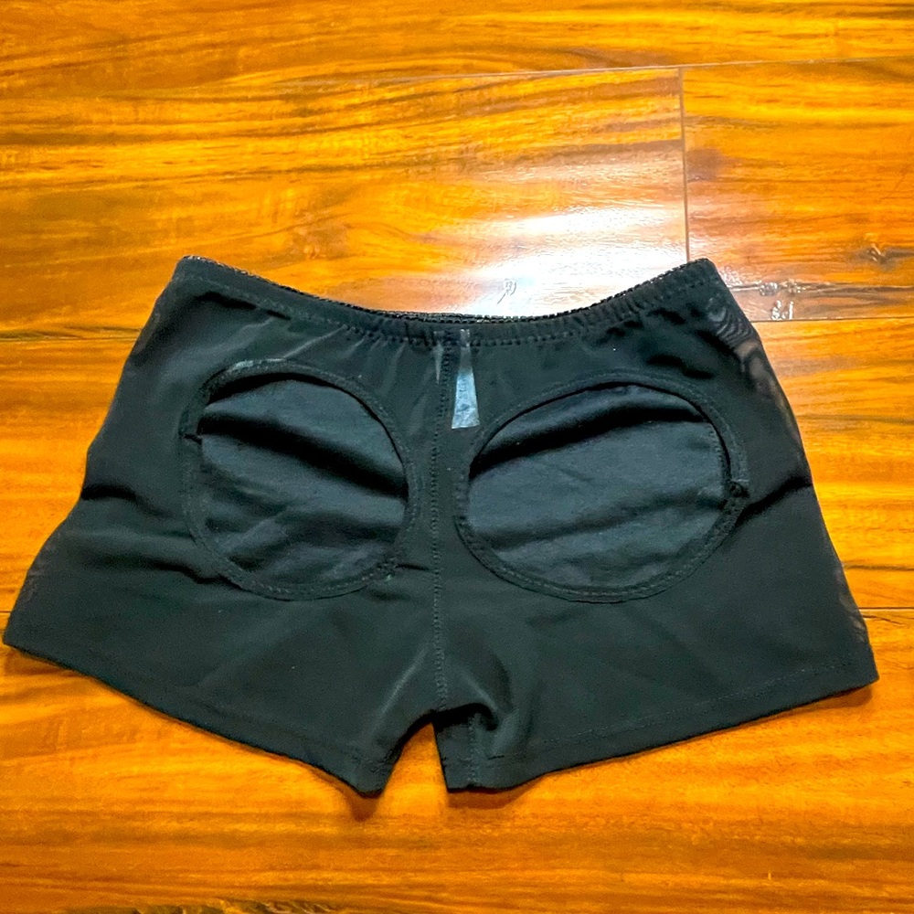 Butt Lifting / Booty Accentuating Under Shorts